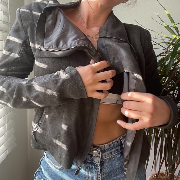 Cropped Suede Jacket - Picture 2 of 4